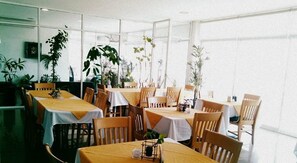 Daily full breakfast for a fee