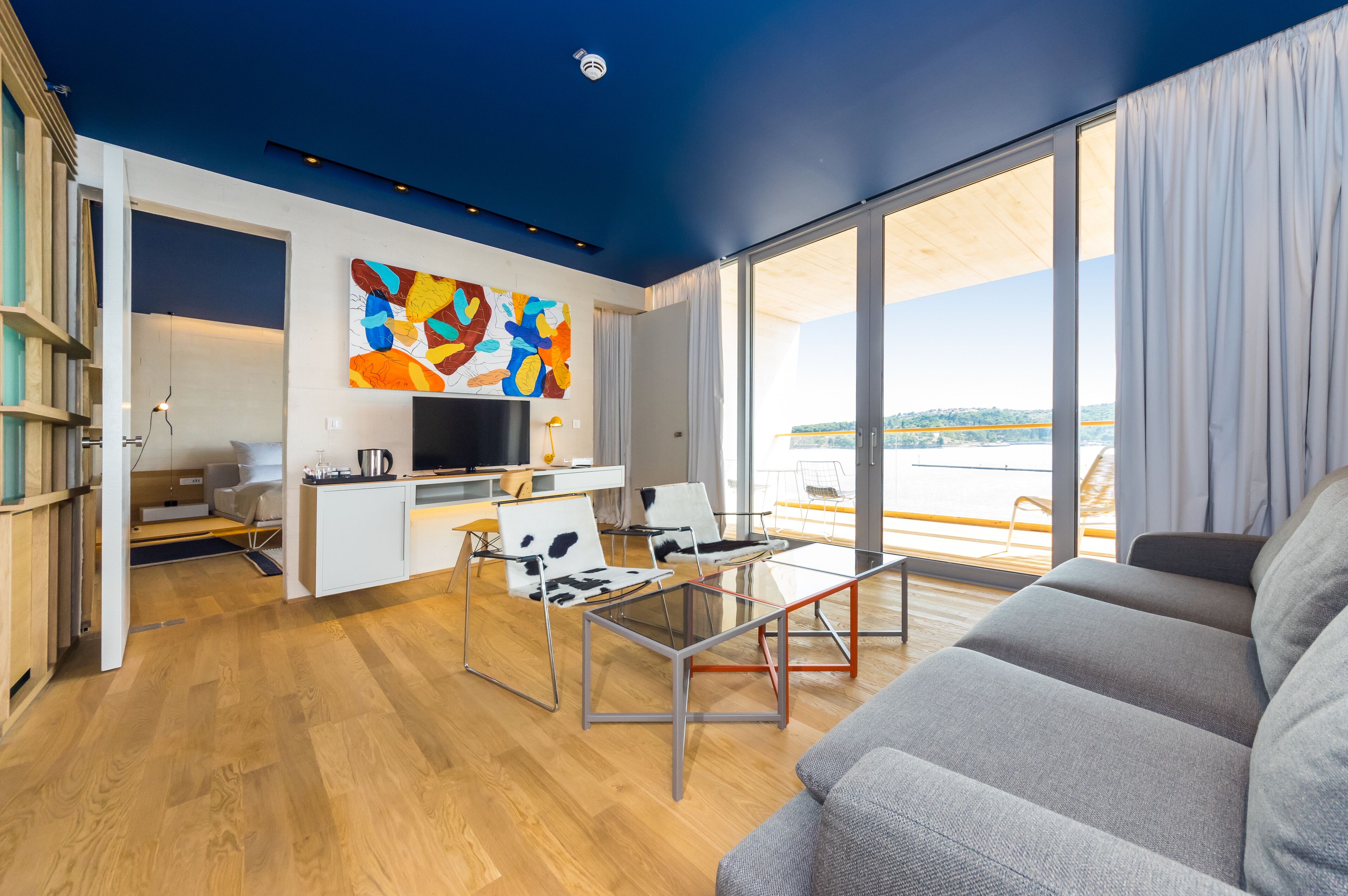 premium suite | living area | 32-inch led tv with cable channels, tv