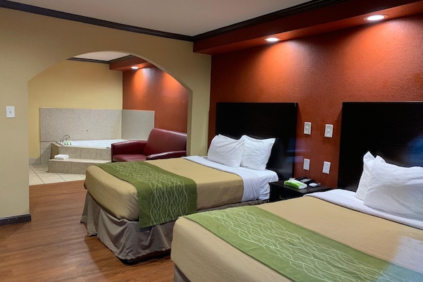Luxury Double or Twin Room, 2 Twin Beds | Iron/ironing board, WiFi (free), bed sheets