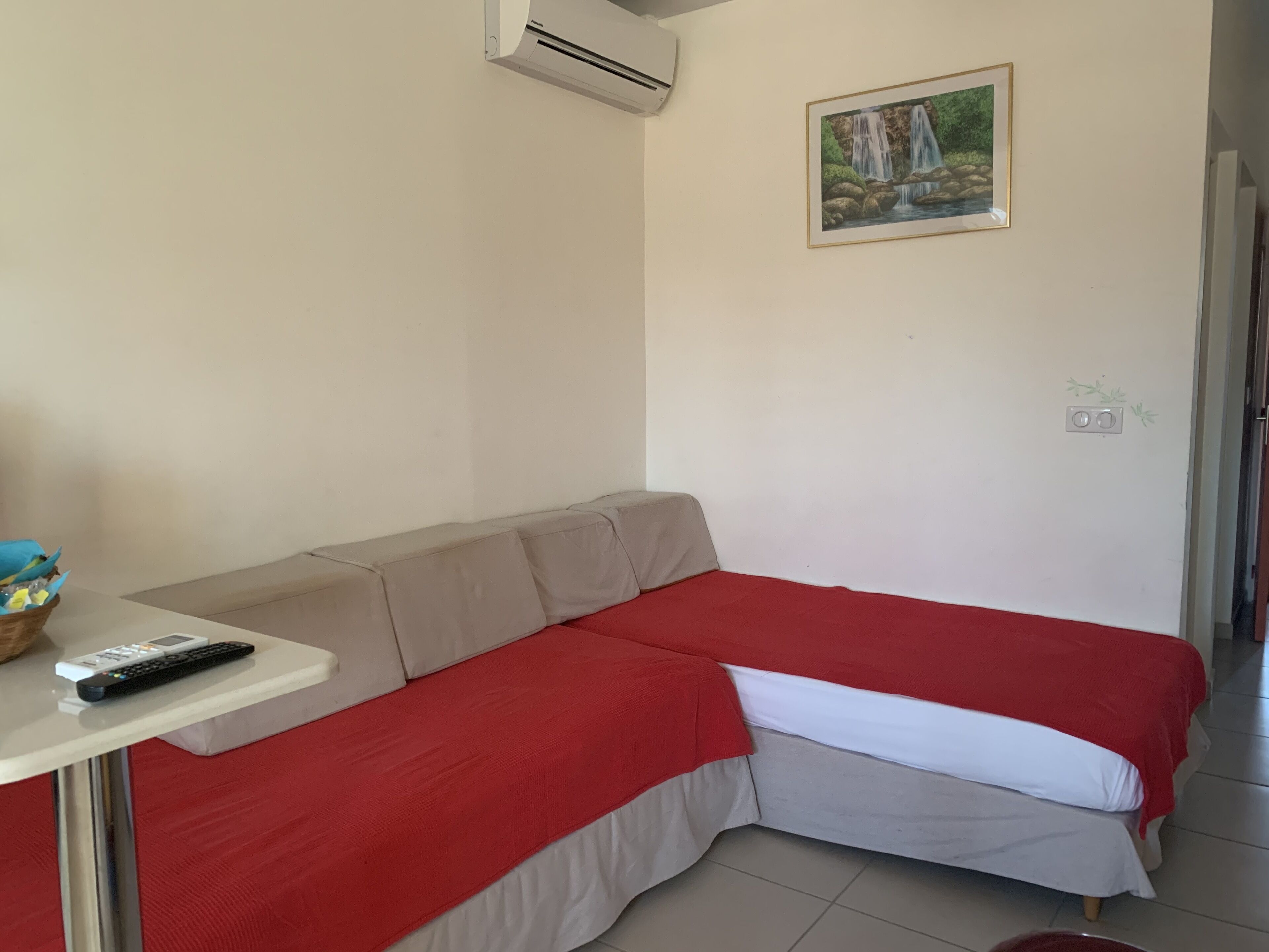 100-cm led tv with digital channels, tv