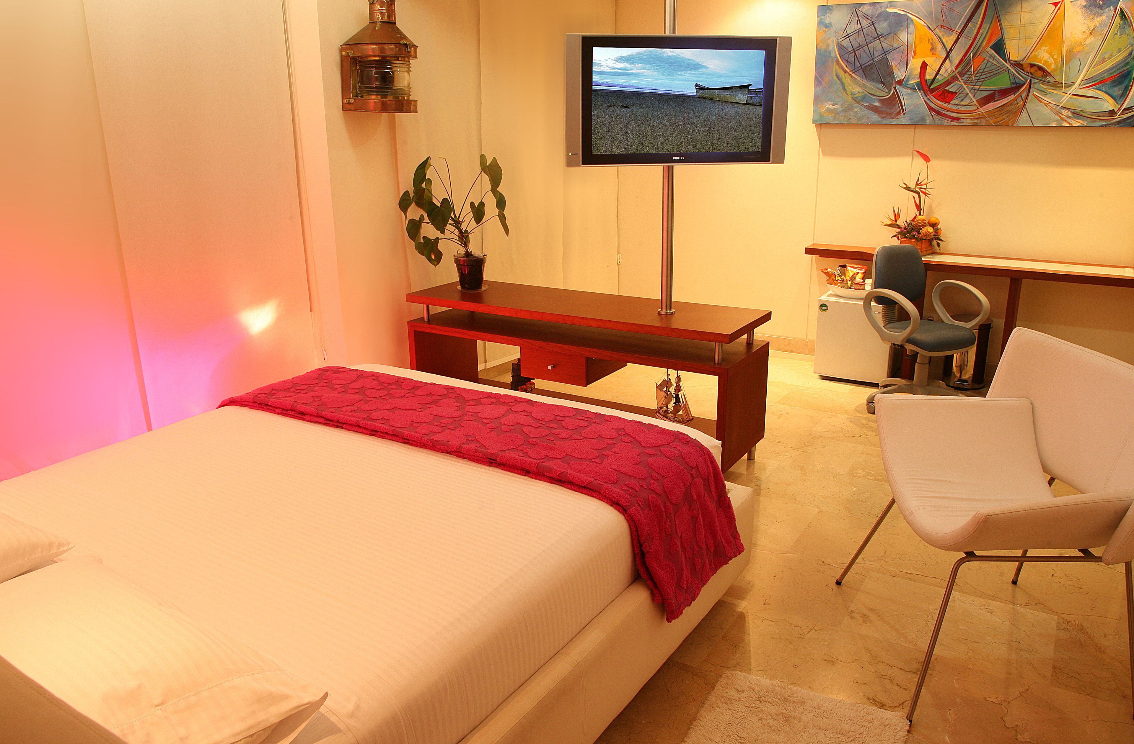 minibar, soundproofing, free wifi