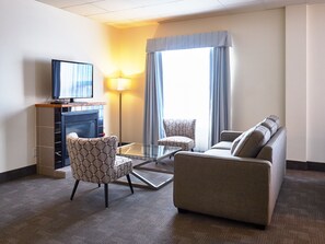 Fireplace Suite | Desk, iron/ironing board, free WiFi
