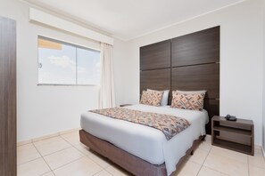 迷你吧、客房内保险箱、遮光窗帘、免费 WiFi