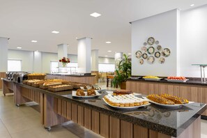 Gratis morgenmadsbuffet hver dag