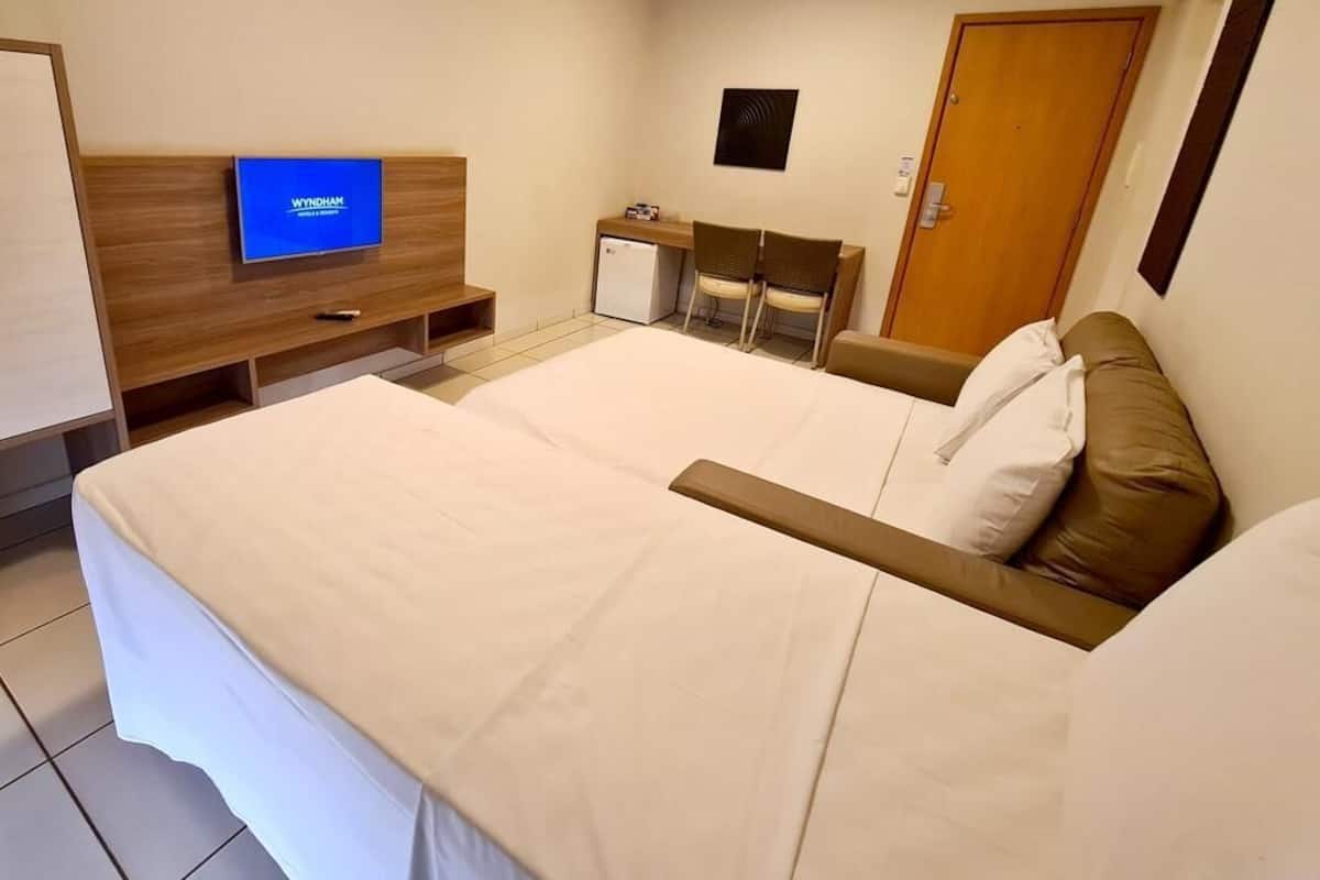 Minibar, Zimmersafe, Verdunkelungsvorhänge, kostenloses WLAN