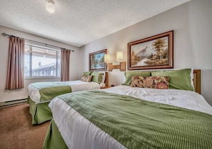 Suite, Connecting Rooms | Iron/ironing board, free WiFi, bed sheets