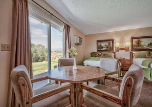 Fer et planche à repasser, Wi-Fi gratuit, draps fournis