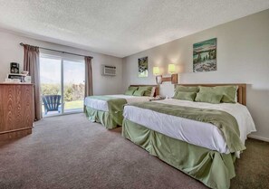 Fer et planche à repasser, Wi-Fi gratuit, draps fournis