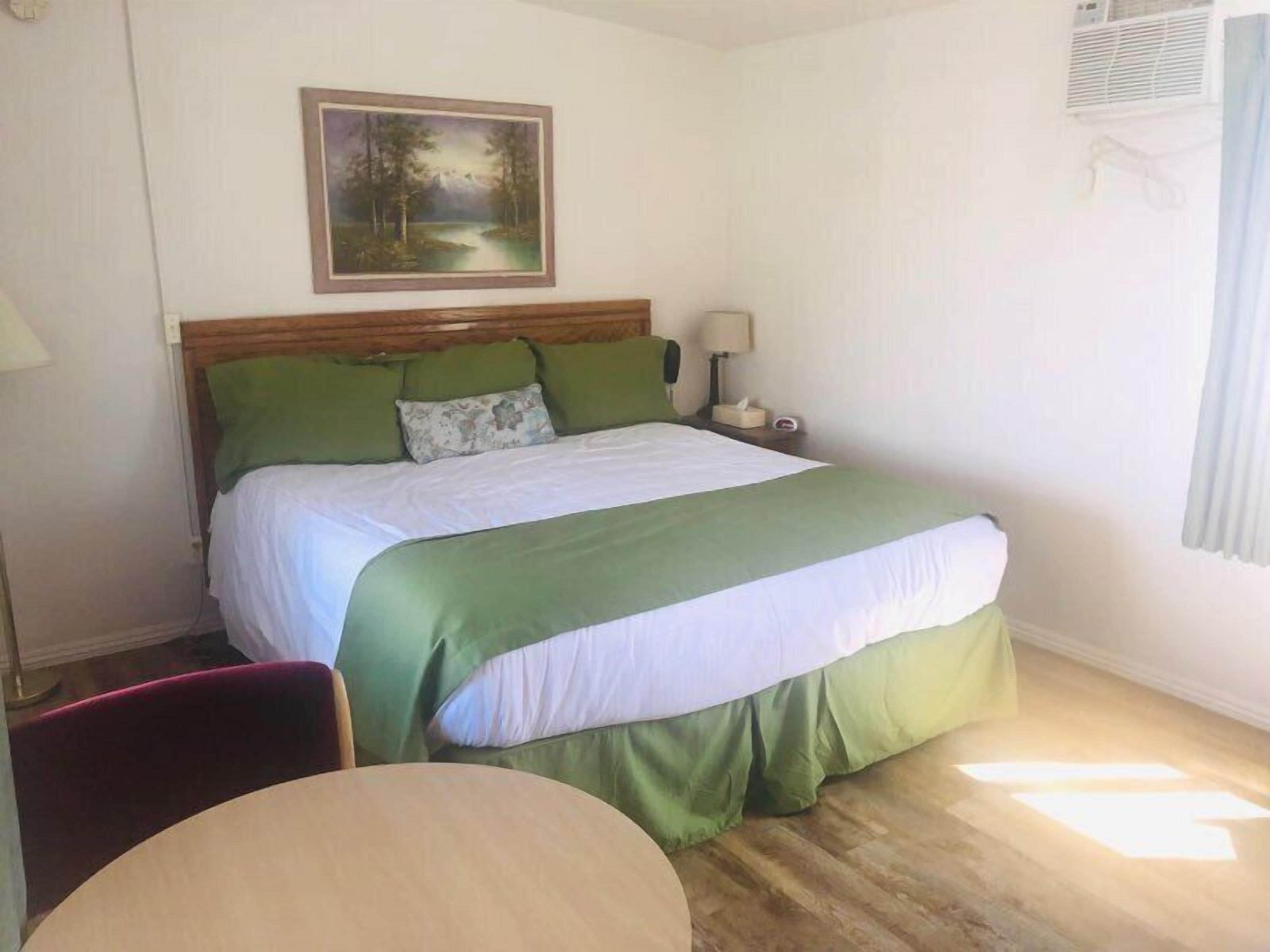 standard room, 1 king bed | room amenity