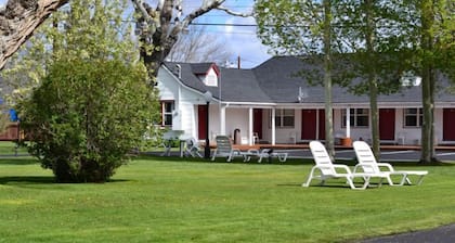 Silver Maple Inn and The Cain House