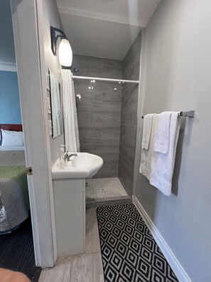 Premier Room, 2 Queen Beds, Non Smoking | Bathroom | Free toiletries, hair dryer, towels