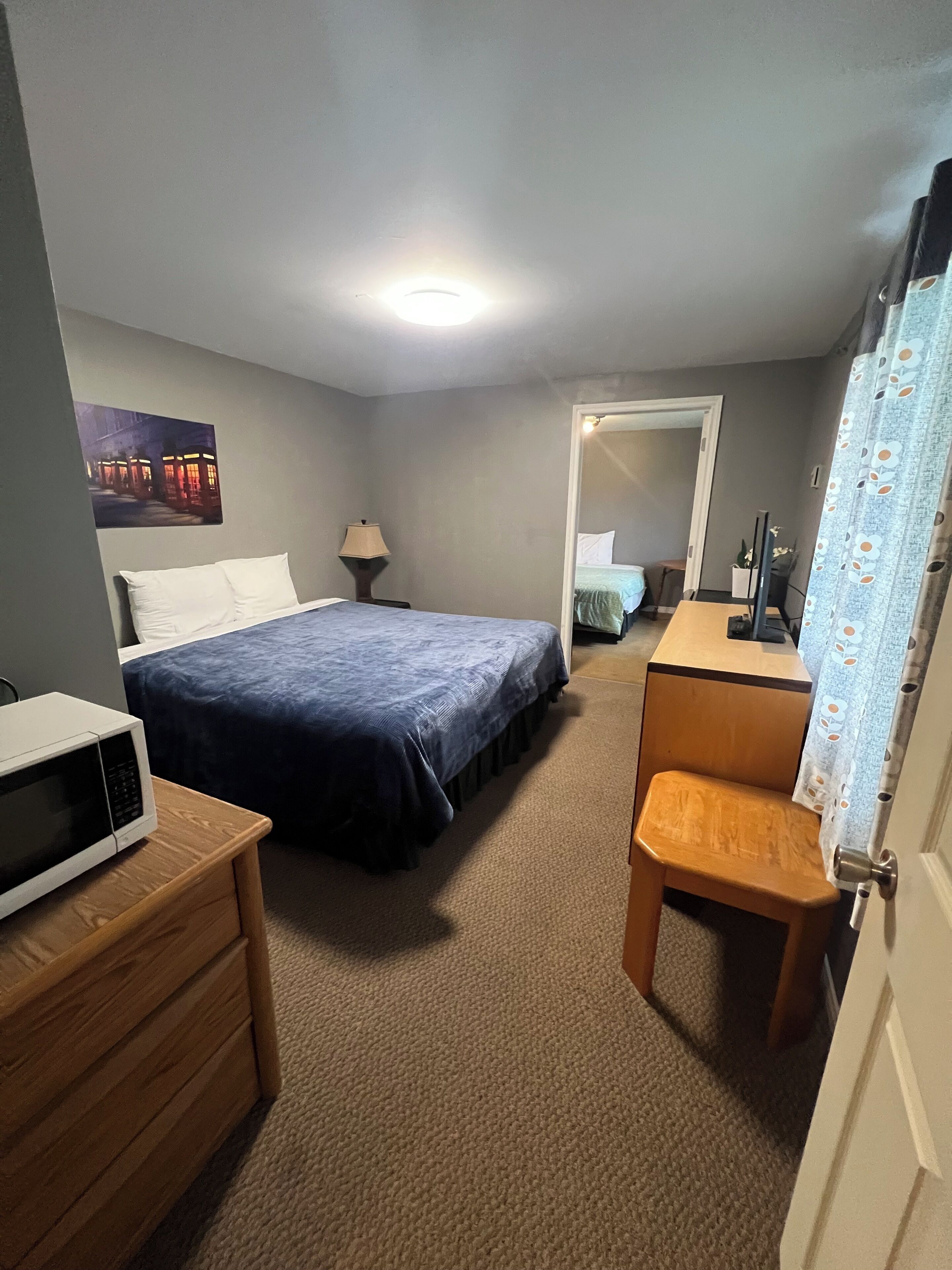 Quarto família, 2 camas de casal, para não fumantes | Escrivaninha, Wi-Fi de cortesia