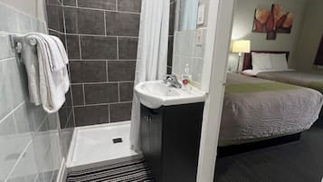 Premier Room, 2 Double Beds, Non Smoking | Bathroom | Free toiletries, hair dryer, towels