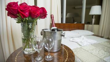 Double Room | Room service – dining