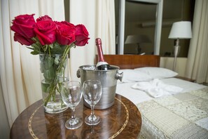 双人房 | 客房服务 - 用餐