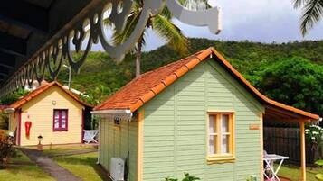 1 bedroom, in-room safe, iron/ironing board (on request), WiFi (free)