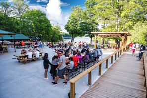 Tägliches Frühstücksbuffet (24 CAD pro Person)