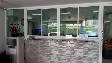 Quiosque de check-in/check-out. Say Hi Residences