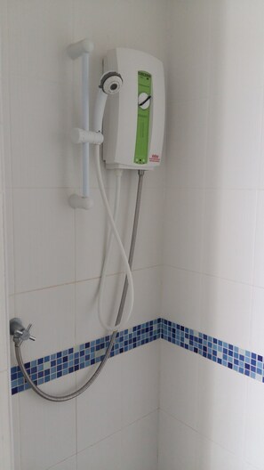 Buồng tắm vòi sen