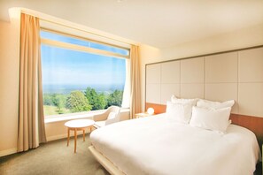 Deluxe King Room | In-room safe, desk, free WiFi - Rockwood Hotel & Spa (Ajigasawa)