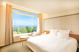 华丽双人房, 1 张特大床 | 客房内保险箱、办公桌、免费 WiFi