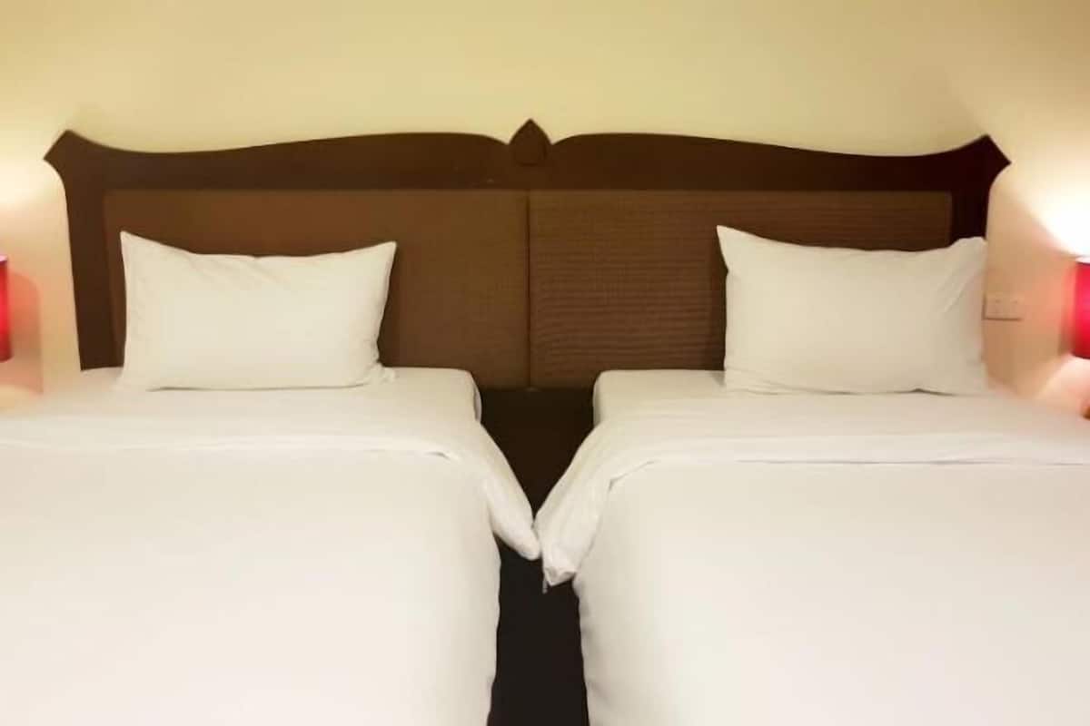 1 chambre, minibar, coffres-forts dans les chambres, bureau