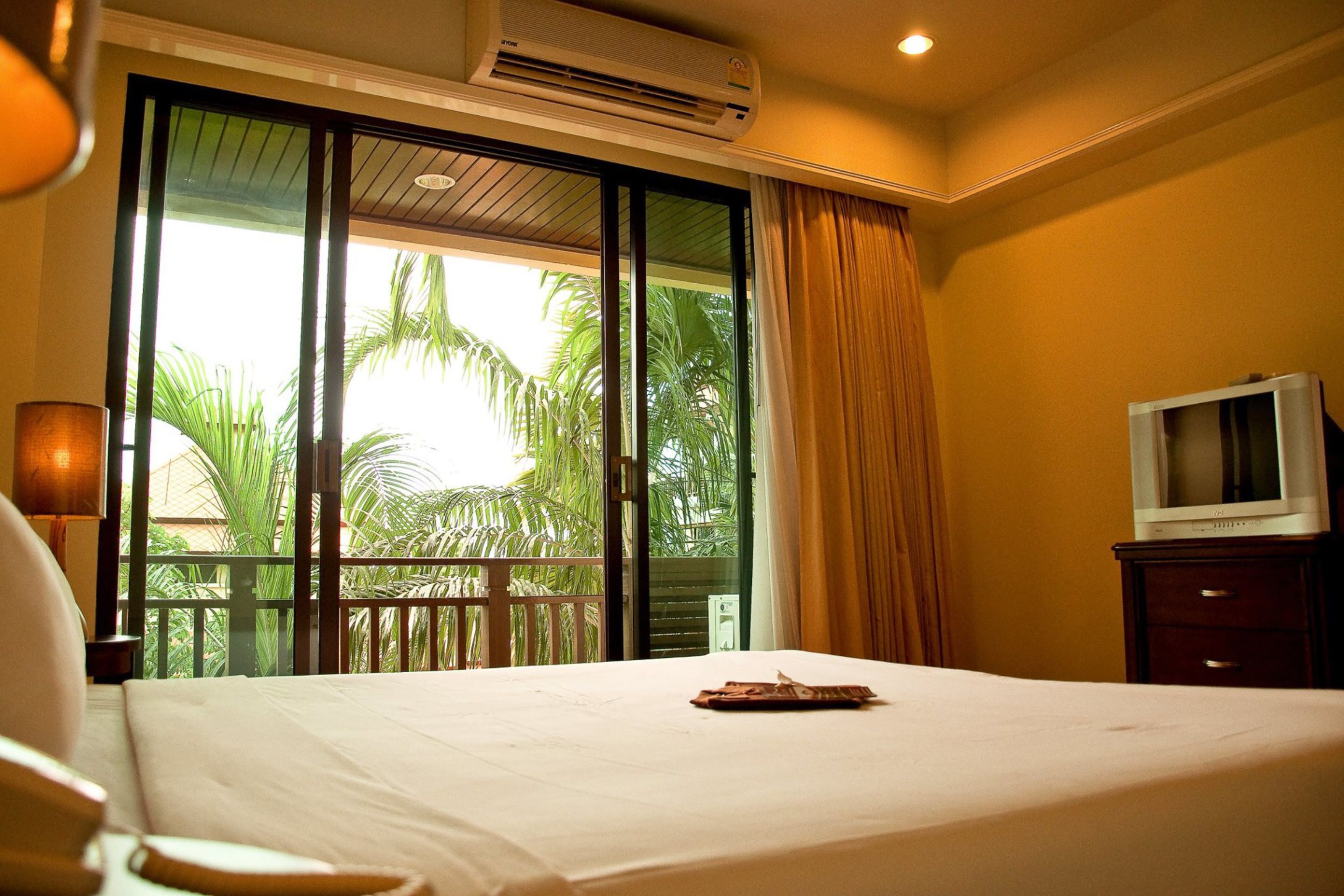 minibar, in-room safe, desk, free wifi