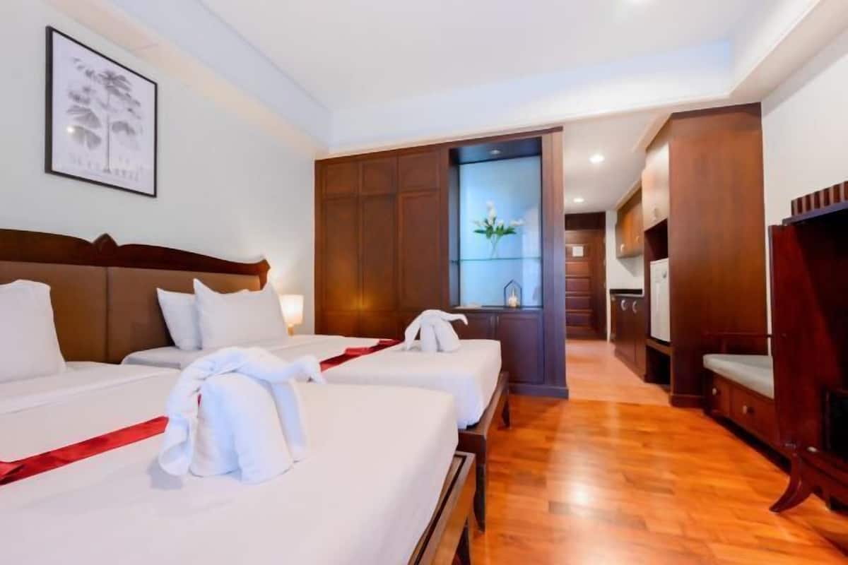 1 chambre, minibar, coffres-forts dans les chambres, bureau
