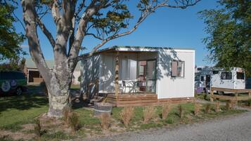 Standard Cabin, 1 Bedroom with Shared Bathroom | Free WiFi, bed sheets