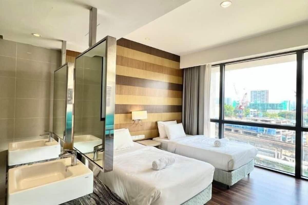 In-room safe, rollaway beds, free WiFi