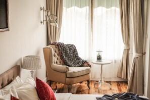 Kostenlose Minibar, Schreibtisch, Verdunkelungsvorhänge