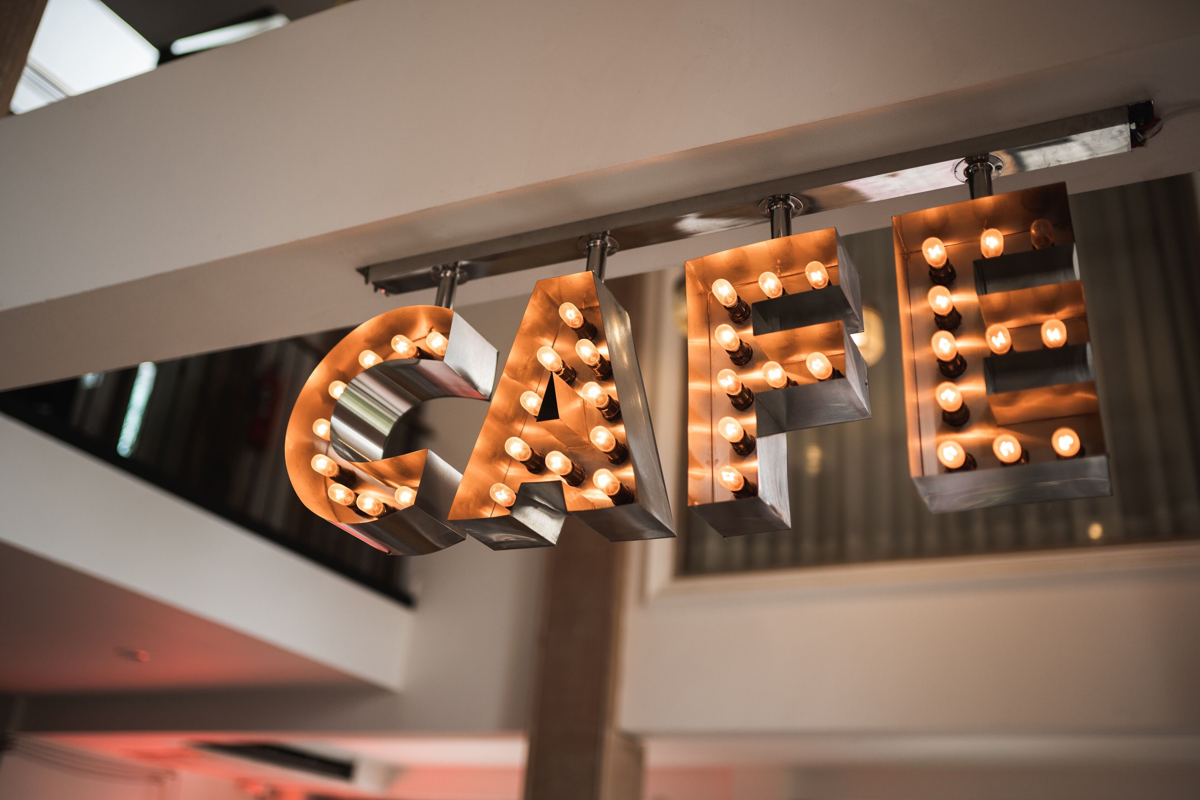 breakfast, lunch, dinner served; international cuisine