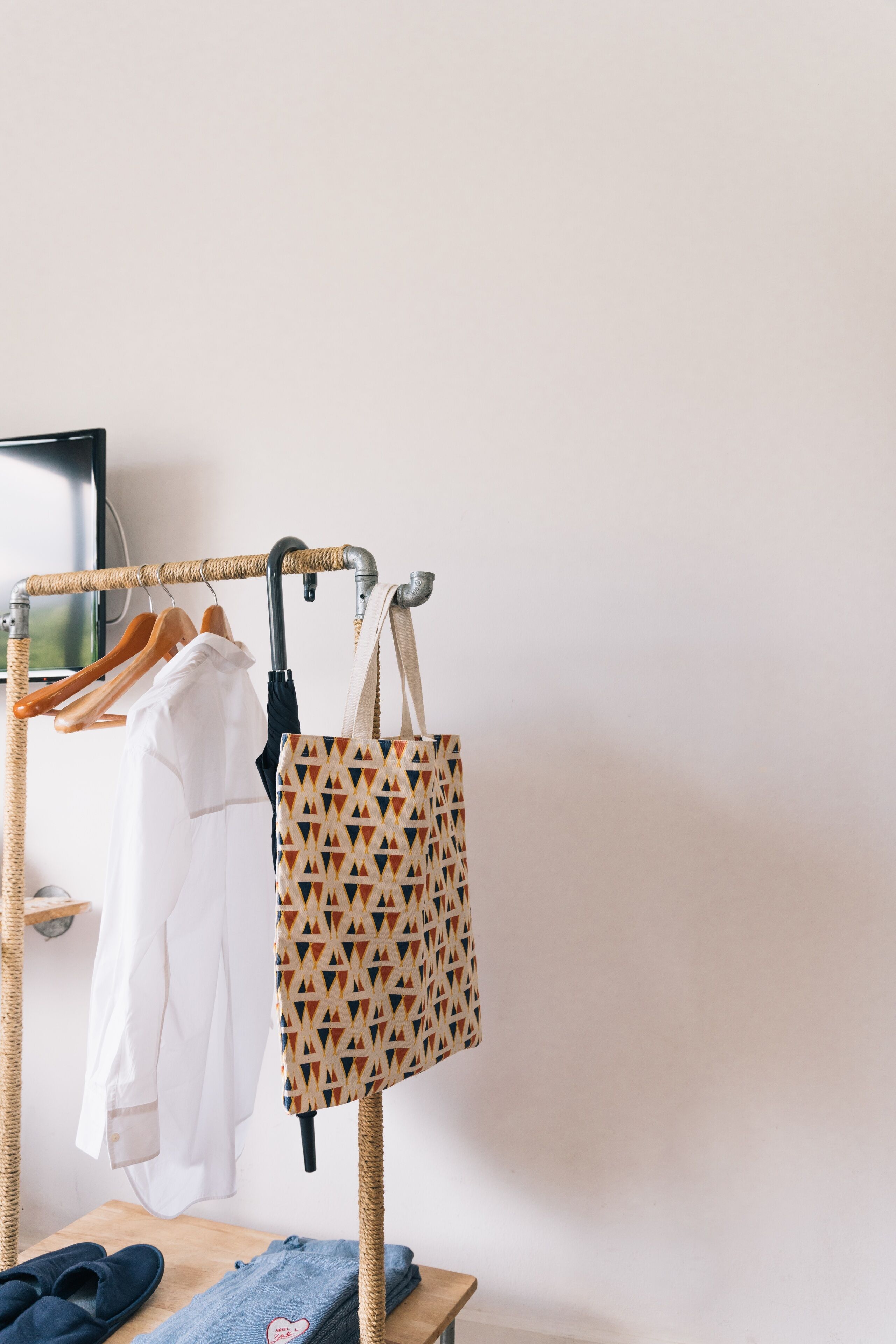 cozy small room only | 1 bedroom, free minibar, desk, blackout curtains