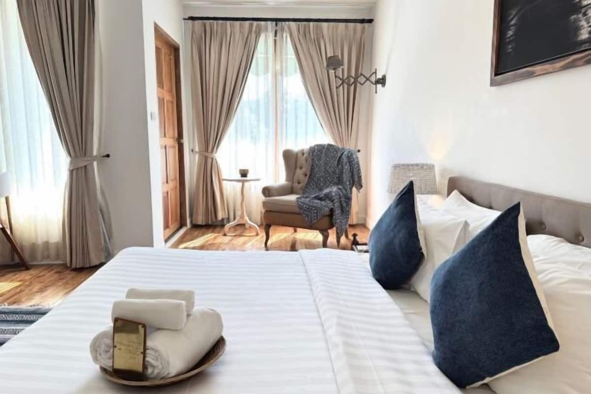 Free minibar, desk, blackout curtains, free WiFi