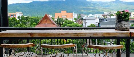 Rooftop bar, alfresco dining, open daily
