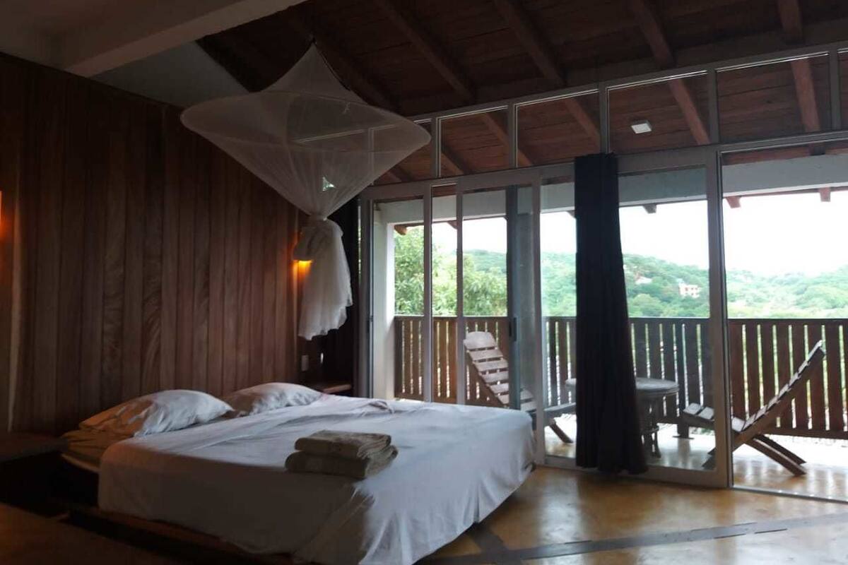 Honeymoon-Bungalow (Luna 3) | Zimmersafe, Verdunkelungsvorhänge, kostenloses WLAN, Bettwäsche