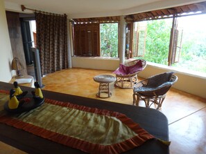 Bungalow, Ocean View (Luna 2) | Living room