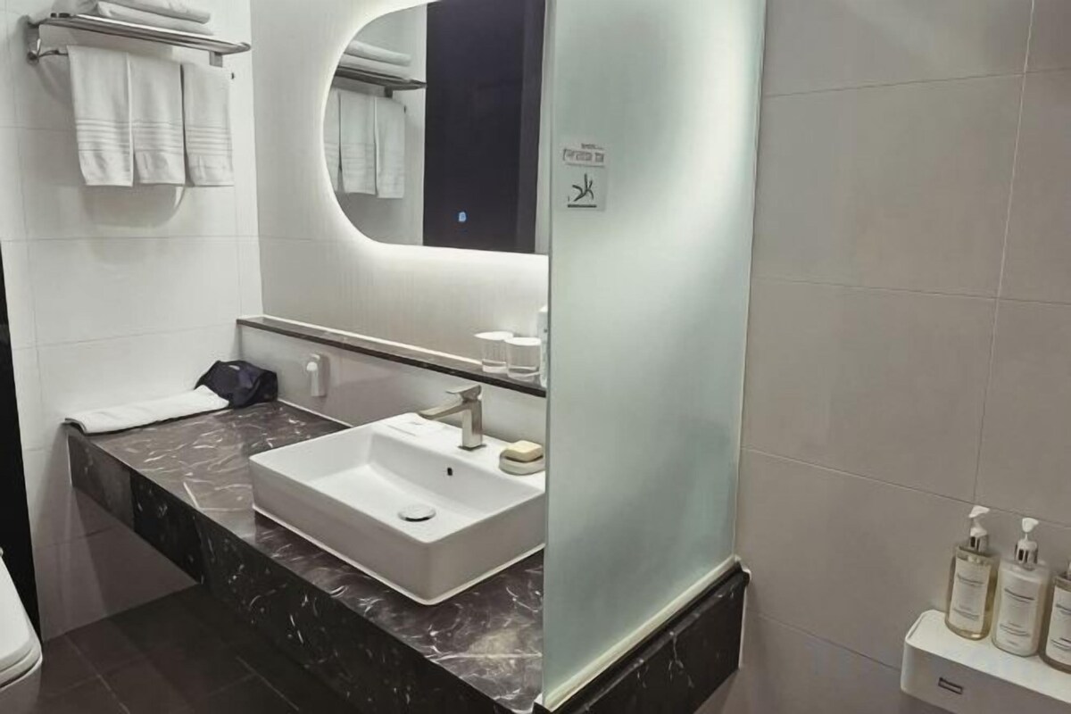 Bathroom | Separate tub and shower, hair dryer, slippers, bidet