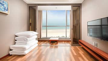 Standard Ondol Room | In-room safe, desk, free WiFi