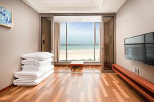 Standard Ondol Room | In-room safe, desk, free WiFi