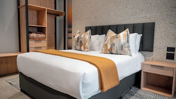 Tallelokero huoneessa, työpöytä, silitysrauta/-lauta, ilmainen Wi-Fi