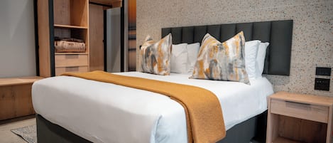 In-room safe, desk, iron/ironing board, free WiFi