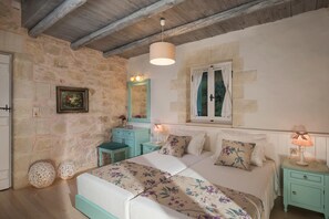 Villa, 2 Bedrooms | 3 bedrooms, in-room safe, iron/ironing board, free cots/infant beds - Boutique Villa Petra Eleni (Apokoronas)
