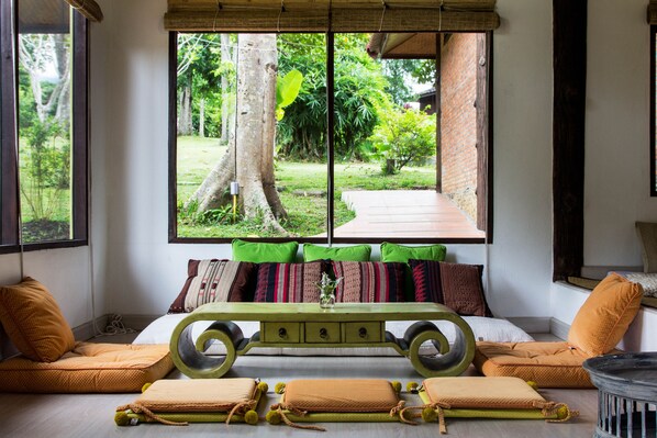 Traditional Cottage | Living area