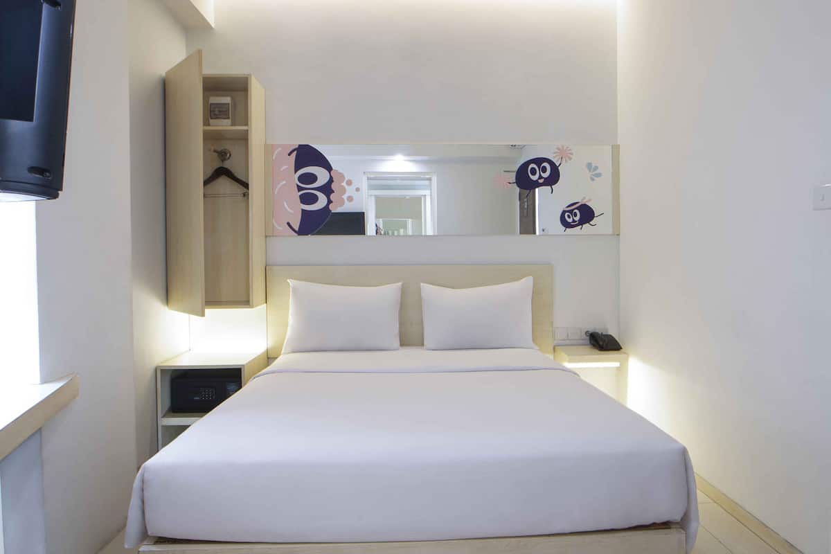 In-room safe, desk, soundproofing, iron/ironing board