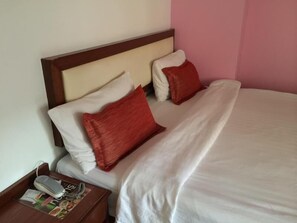 Double Room | Free WiFi, bed sheets