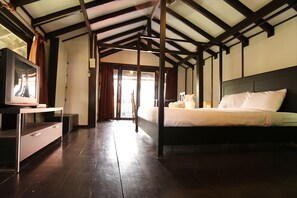 Deluxe Double Room, Balcony | Desk, rollaway beds, free WiFi - Villa Lao Traditional House Hotel (Vientiane)