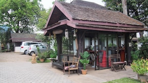 Quầy tiếp tân