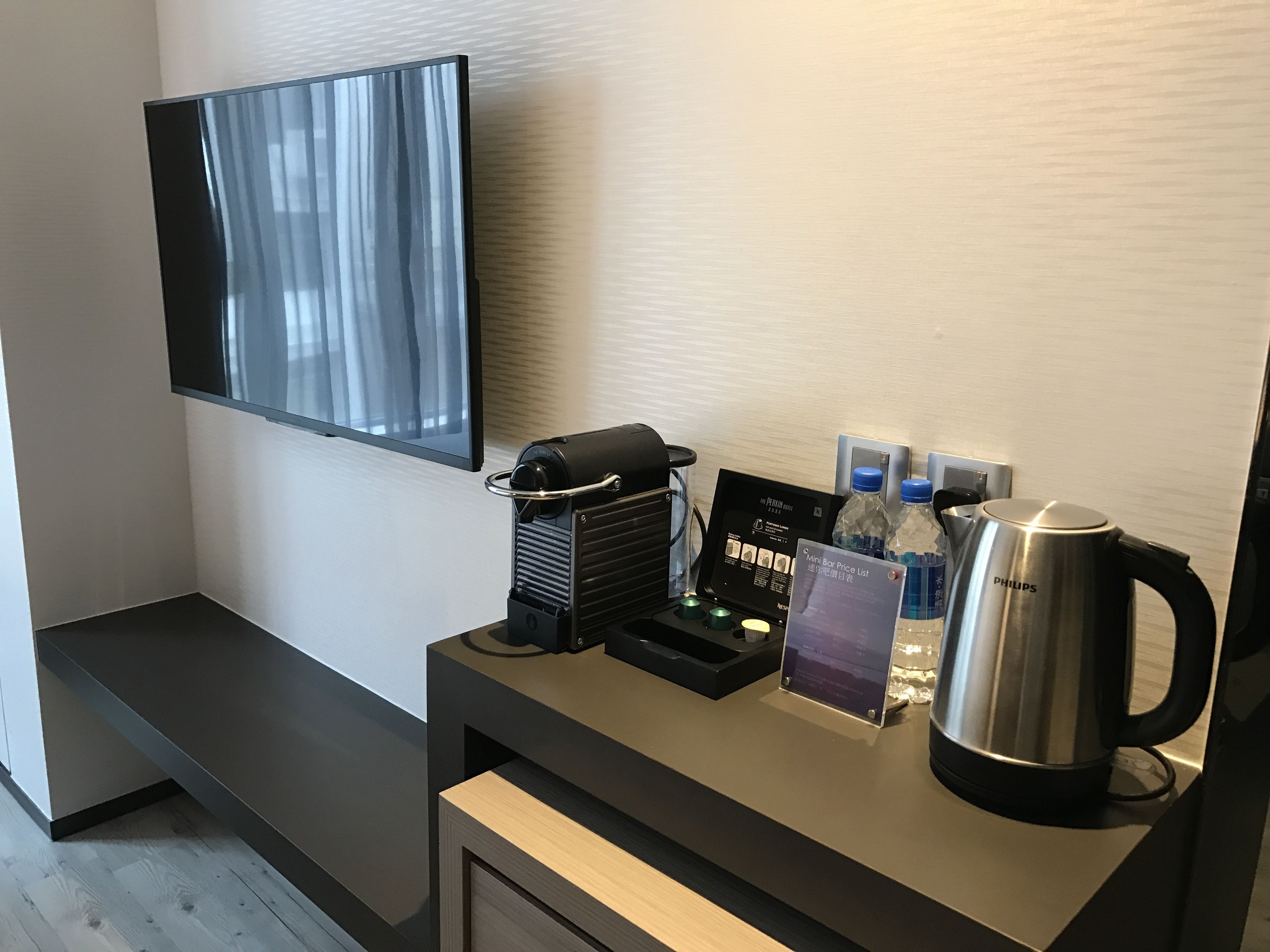 superior queen room | coffee and/or coffee maker