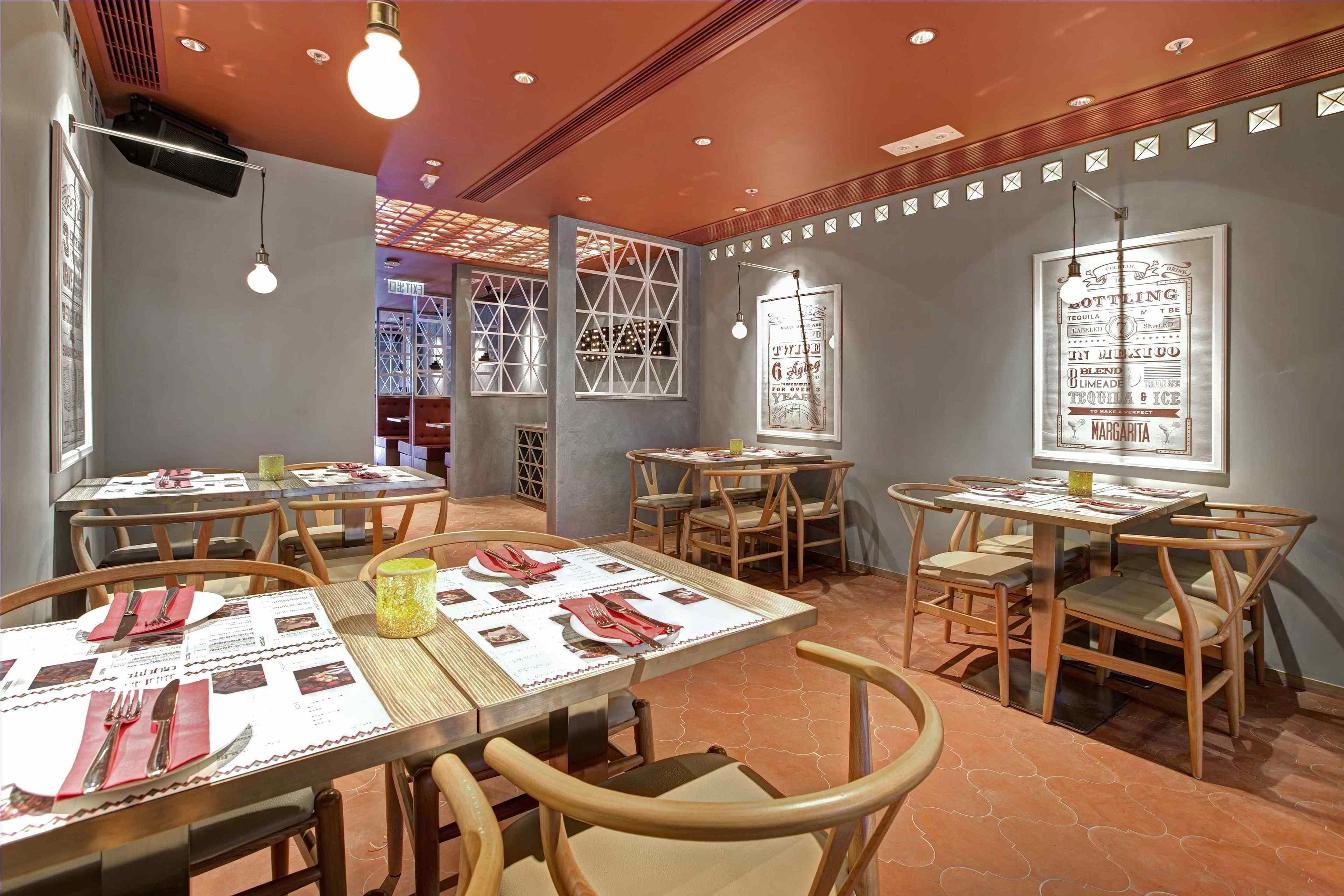 3 restaurants, international cuisine